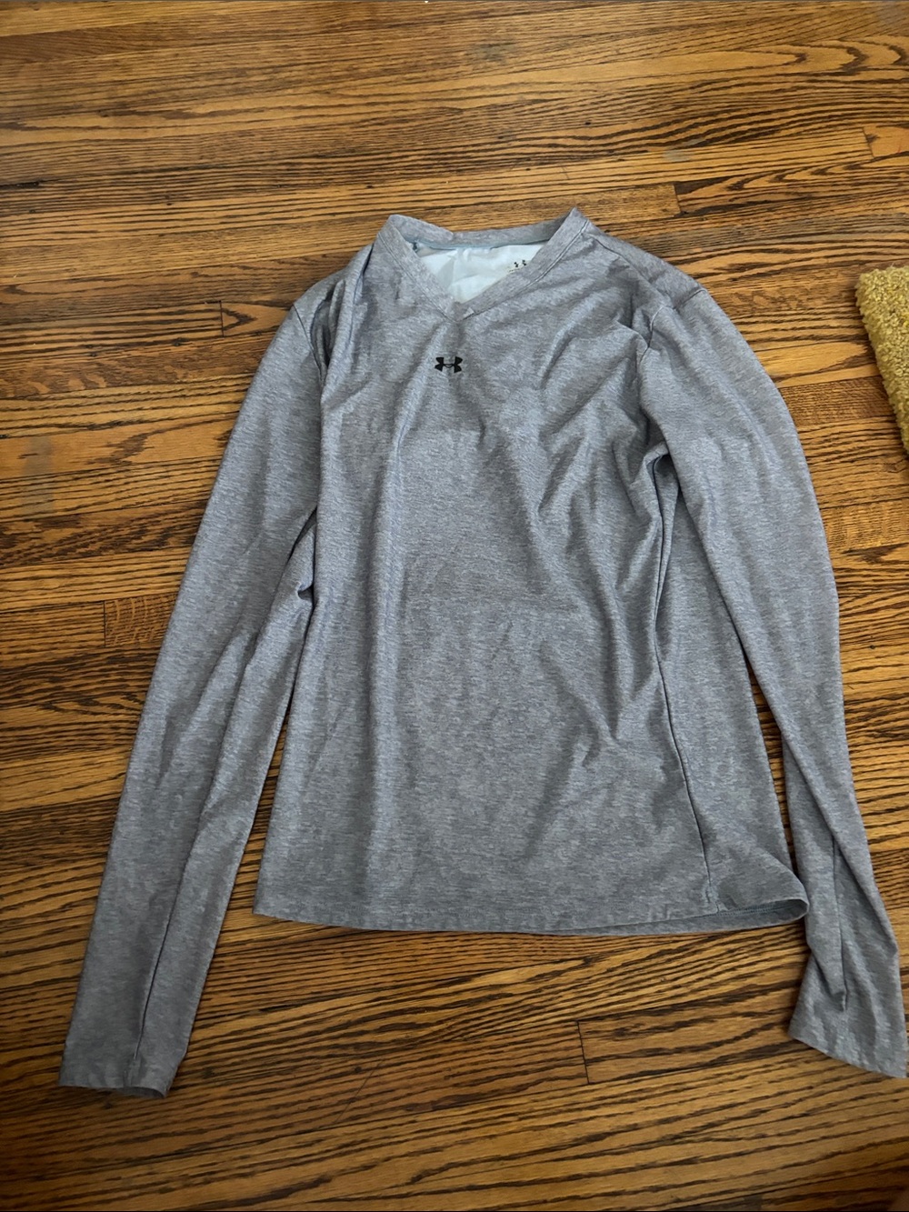 Under Armour Light Gray Long-Sleeve V-Neck Athletic Shirt